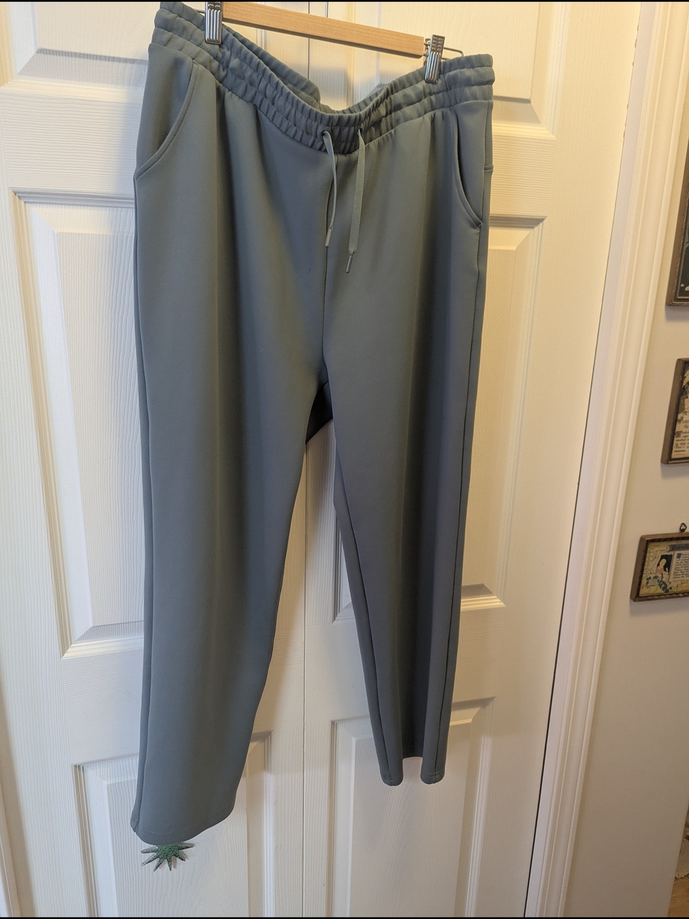 32 Degrees Women's Sage Green Drawstring Joggers